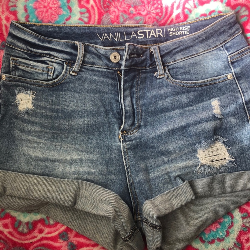 Vanilla star size 9 ripped jeans!